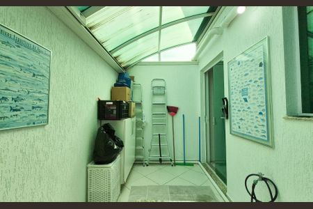 Casa à venda com 162m², 3 quartos e 4 vagas Casa à venda com 162m², 3 quartos e 4 vagasArea externa