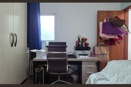 Casa à venda com 162m², 3 quartos e 4 vagas Casa à venda com 162m², 3 quartos e 4 vagasQuarto 2