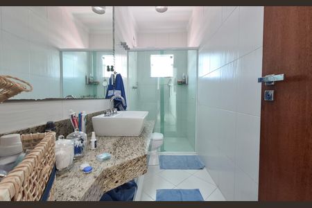 Casa à venda com 162m², 3 quartos e 4 vagas Casa à venda com 162m², 3 quartos e 4 vagasBanheiro