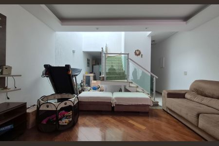 Casa à venda com 162m², 3 quartos e 4 vagas Casa à venda com 162m², 3 quartos e 4 vagasSala