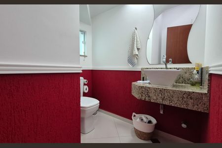 Casa à venda com 162m², 3 quartos e 4 vagas Casa à venda com 162m², 3 quartos e 4 vagasLavabo Sala