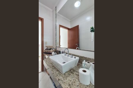 Casa à venda com 162m², 3 quartos e 4 vagas Casa à venda com 162m², 3 quartos e 4 vagasBanheiro