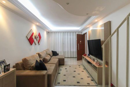 Casa à venda com 230m², 3 quartos e 2 vagasSala