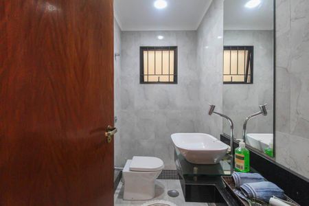 Casa à venda com 230m², 3 quartos e 2 vagasLavabo