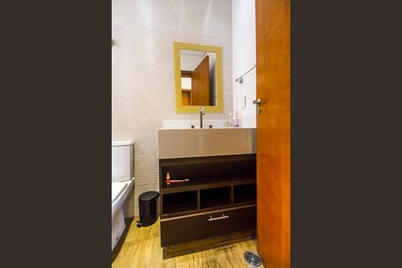 Casa à venda com 425m², 4 quartos e 2 vagas Casa à venda com 425m², 4 quartos e 2 vagasLavabo