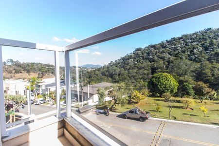 Casa à venda com 425m², 4 quartos e 2 vagas Casa à venda com 425m², 4 quartos e 2 vagasVaranda da Suíte 1