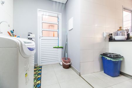 Casa à venda com 425m², 4 quartos e 2 vagas Casa à venda com 425m², 4 quartos e 2 vagasÁrea de Serviço