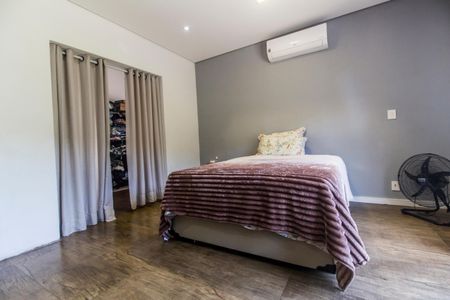 Casa à venda com 425m², 4 quartos e 2 vagas Casa à venda com 425m², 4 quartos e 2 vagasSuíte 1