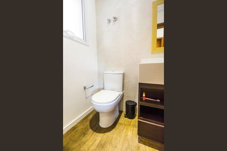 Casa à venda com 425m², 4 quartos e 2 vagas Casa à venda com 425m², 4 quartos e 2 vagasLavabo