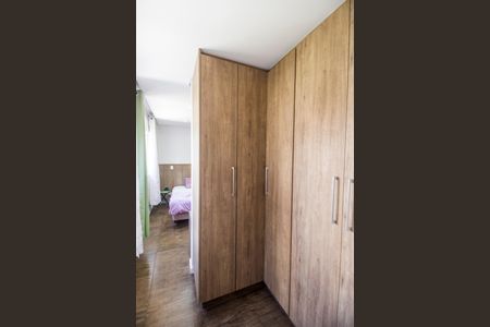 Casa à venda com 425m², 4 quartos e 2 vagas Casa à venda com 425m², 4 quartos e 2 vagasCloset da suíte 4