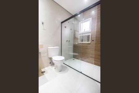 Casa à venda com 425m², 4 quartos e 2 vagas Casa à venda com 425m², 4 quartos e 2 vagasBanheiro da Suíte 3