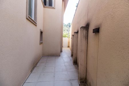 Casa à venda com 425m², 4 quartos e 2 vagas Casa à venda com 425m², 4 quartos e 2 vagasCorredor