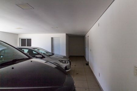 Casa à venda com 425m², 4 quartos e 2 vagas Casa à venda com 425m², 4 quartos e 2 vagasGaragem