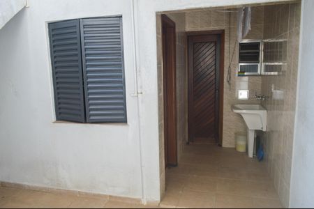 Casa à venda com 84m², 2 quartos e 1 vagaÁrea de Serviço