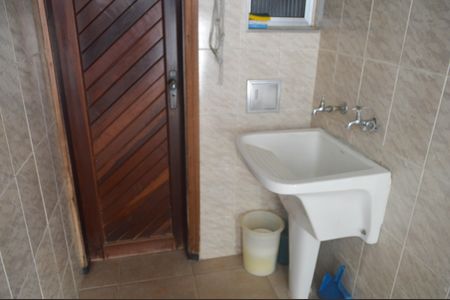 Casa à venda com 84m², 2 quartos e 1 vagaÁrea de Serviço