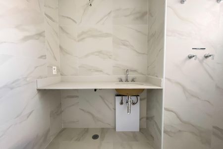 Apartamento à venda com 125m², 3 quartos e 2 vagas Apartamento à venda com 125m², 3 quartos e 2 vagasBanheiro Suíte 01