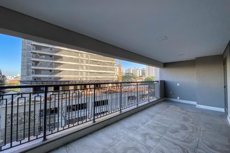 Apartamento à venda com 125m², 3 quartos e 2 vagas Apartamento à venda com 125m², 3 quartos e 2 vagasVaranda