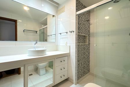 Apartamento à venda com 167m², 3 quartos e 2 vagasBanheiro Social