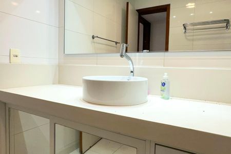 Apartamento à venda com 167m², 3 quartos e 2 vagasBanheiro Social