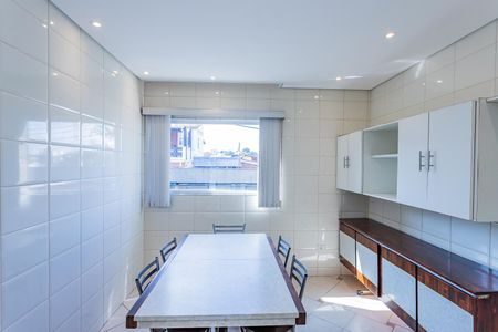 Casa para alugar com 113m², 2 quartos e 1 vaga Casa para alugar com 113m², 2 quartos e 1 vagaCopa e cozinha