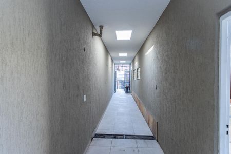 Casa para alugar com 113m², 2 quartos e 1 vaga Casa para alugar com 113m², 2 quartos e 1 vagaCorredor compartilhado