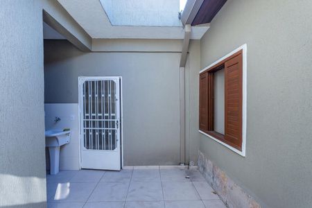 Casa para alugar com 113m², 2 quartos e 1 vaga Casa para alugar com 113m², 2 quartos e 1 vagaQuintal