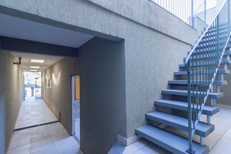 Casa para alugar com 113m², 3 quartos e 1 vaga Casa para alugar com 113m², 3 quartos e 1 vagaCorredor Externo Acesso Casa 2 e 3