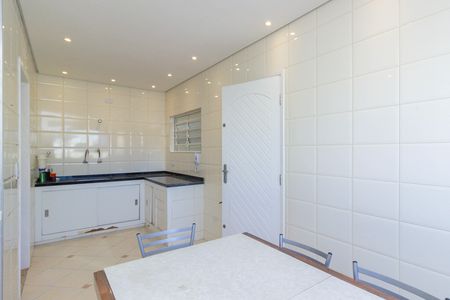 Cozinha de casa para alugar com 3 quartos, 113m² em Jardim Santo Elias, São Paulo