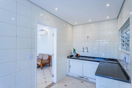 Casa para alugar com 113m², 2 quartos e 1 vaga Casa para alugar com 113m², 2 quartos e 1 vagaCopa e cozinha