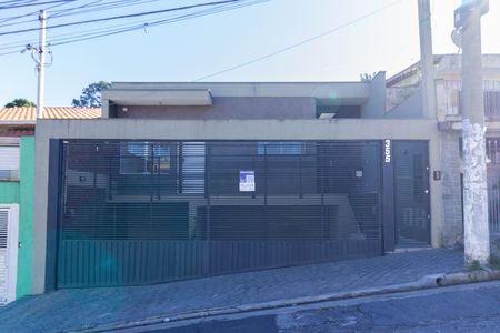 Casa para alugar com 113m², 3 quartos e 1 vaga Casa para alugar com 113m², 3 quartos e 1 vagaFachada