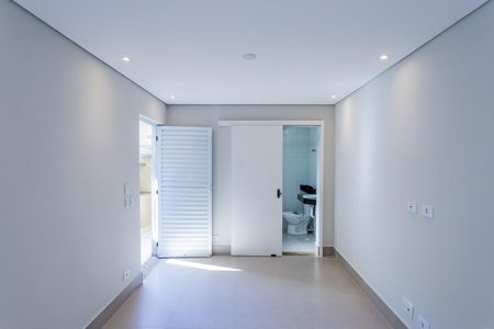 Sala e cozinha de casa para alugar com 2 quartos, 51m² em Jardim Santo Elias, São Paulo
