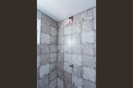 Casa para alugar com 51m², 2 quartos e 1 vaga Casa para alugar com 51m², 2 quartos e 1 vagaBanheiro social