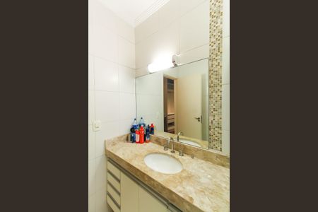 Casa à venda com 106m², 3 quartos e 2 vagasBanheiro da Suíte 2