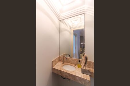 Casa à venda com 106m², 3 quartos e 2 vagasLavabo