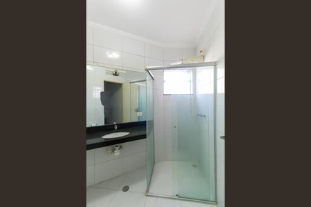 Casa à venda com 106m², 3 quartos e 2 vagasBanheiro da Suíte 1