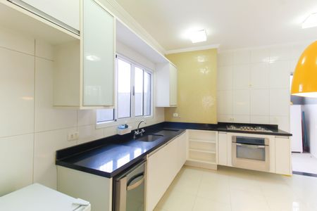 Casa à venda com 106m², 3 quartos e 2 vagasCozinha