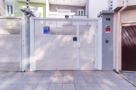 Casa à venda com 106m², 3 quartos e 2 vagasFachada