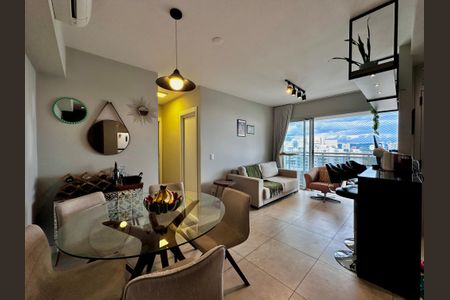 Apartamento para alugar com 72m², 2 quartos e 1 vagaSala