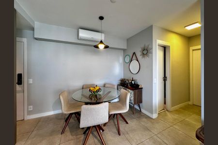 Apartamento para alugar com 72m², 2 quartos e 1 vagaSala