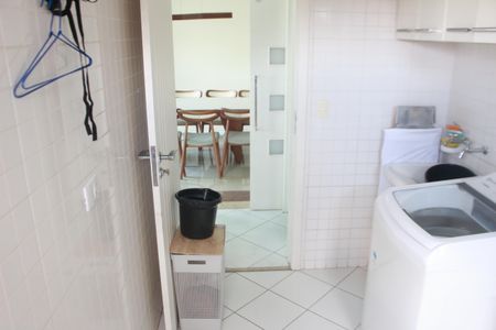 Casa à venda com 473m², 3 quartos e 8 vagasLavanderia