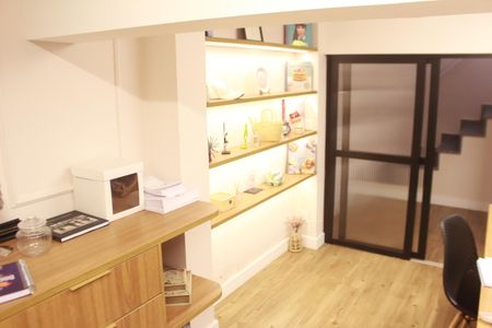 Casa à venda com 473m², 3 quartos e 8 vagasEscritório