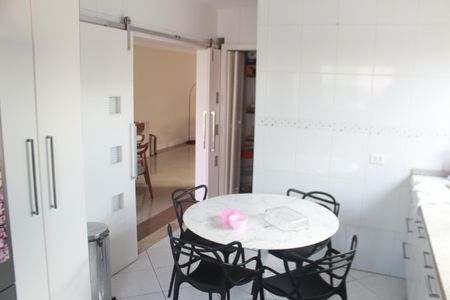 Casa à venda com 473m², 3 quartos e 8 vagasCozinha