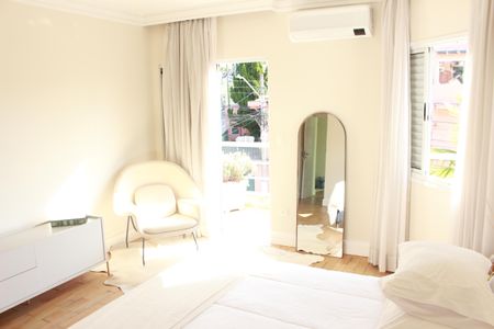 Casa à venda com 473m², 3 quartos e 8 vagasQuarto Suíte 1