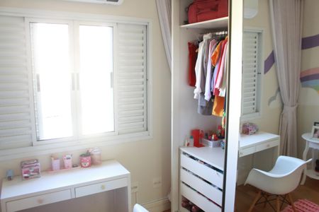 Casa à venda com 473m², 3 quartos e 8 vagasQuarto 3 - Suíte