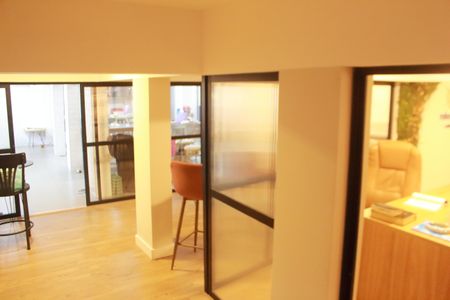 Casa à venda com 473m², 3 quartos e 8 vagasEscritório