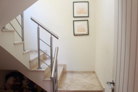 Casa à venda com 473m², 3 quartos e 8 vagasEscada/Garagem