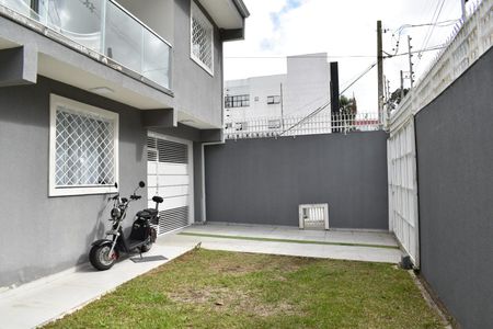 Casa para alugar com 300m², 4 quartos e 5 vagas Casa para alugar com 300m², 4 quartos e 5 vagasÁrea externa - Jadim