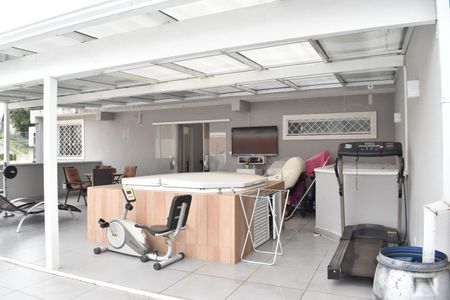 Casa para alugar com 300m², 4 quartos e 5 vagas Casa para alugar com 300m², 4 quartos e 5 vagasÁrea de Lazer com Jacuzzi