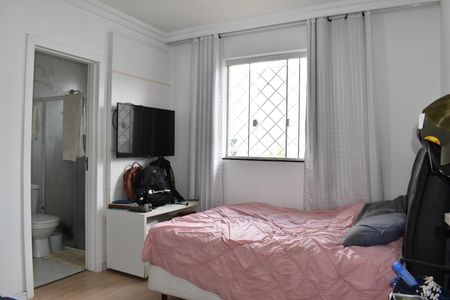 Casa para alugar com 300m², 4 quartos e 5 vagas Casa para alugar com 300m², 4 quartos e 5 vagasSuíte 4