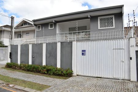 Casa para alugar com 300m², 4 quartos e 5 vagas Casa para alugar com 300m², 4 quartos e 5 vagasFachada